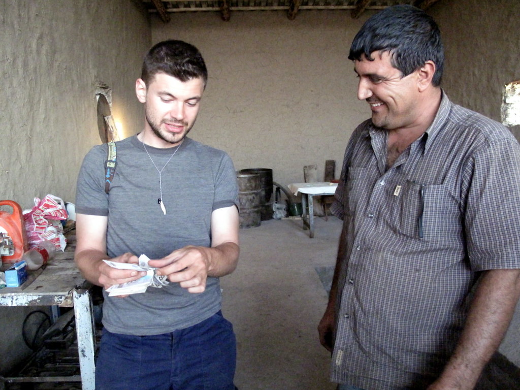 Pay on the same day every week — reputation among good tradespeople is built on it — Photo: peretzp (CC BY-SA 2.0)